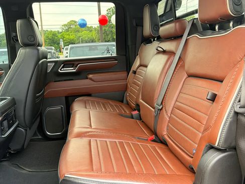 Used 2025 GMC Sierra 3500 Denali Ultimate AWD/4WD image 12