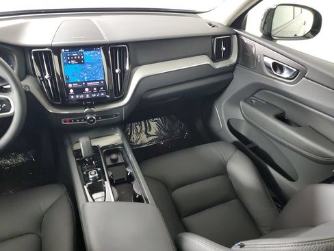 Certified 2025 Volvo XC60 T8 Plus w/ Protection Package Premier AWD/4WD image 19