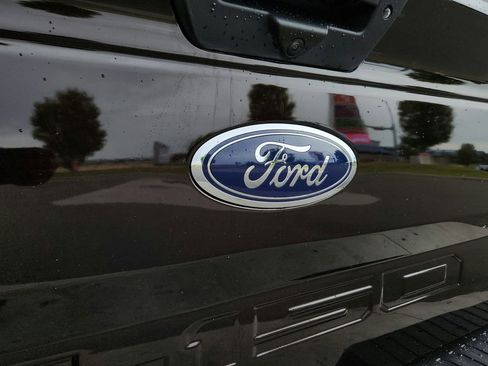 Used 2020 Ford F150 XLT w/ Equipment Group 302A Luxury AWD/4WD image 12