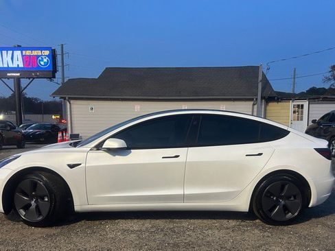 Used 2023 Tesla Model 3 Standard Range image 2