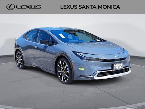 Used 2023 Toyota Prius Prime FWD image 3