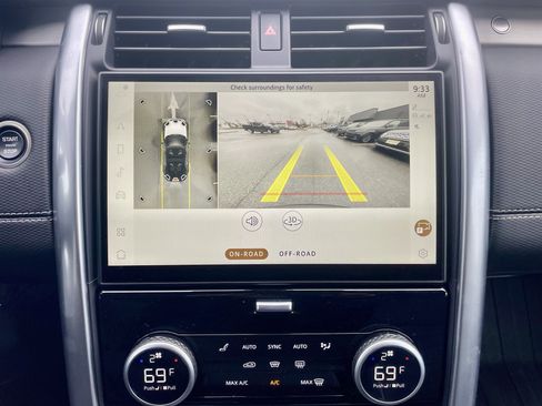 Certified 2024 Land Rover Discovery Dynamic SE image 28