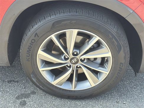 Used 2019 Hyundai Santa Fe Limited image 12