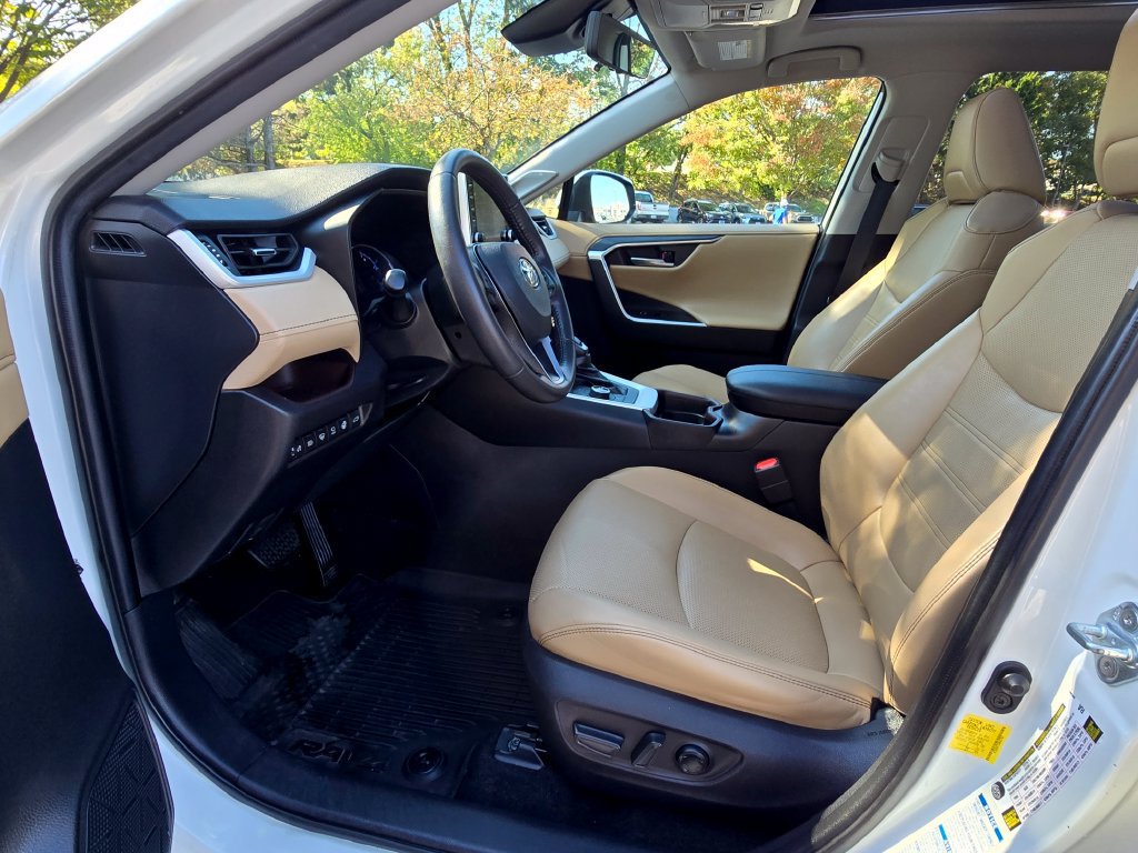 Used 2021 Toyota RAV4 Limited AWD/4WD image 18