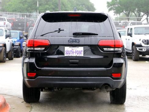 Used 2019 Jeep Grand Cherokee Laredo RWD image 6