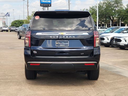 Used 2024 Chevrolet Suburban LT AWD/4WD image 7