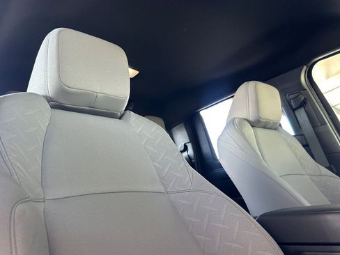 Certified 2025 Toyota Tacoma SR5 image 19