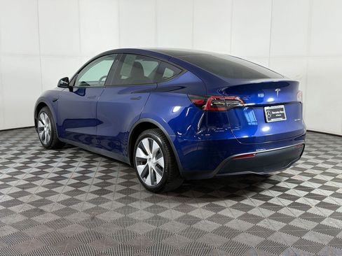 Used 2021 Tesla Model Y Long Range AWD/4WD image 3