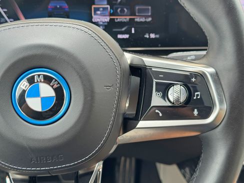 Used 2023 BMW i7 xDrive60 AWD/4WD image 26