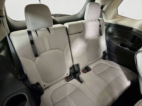 Used 2023 Honda Pilot LX image 25