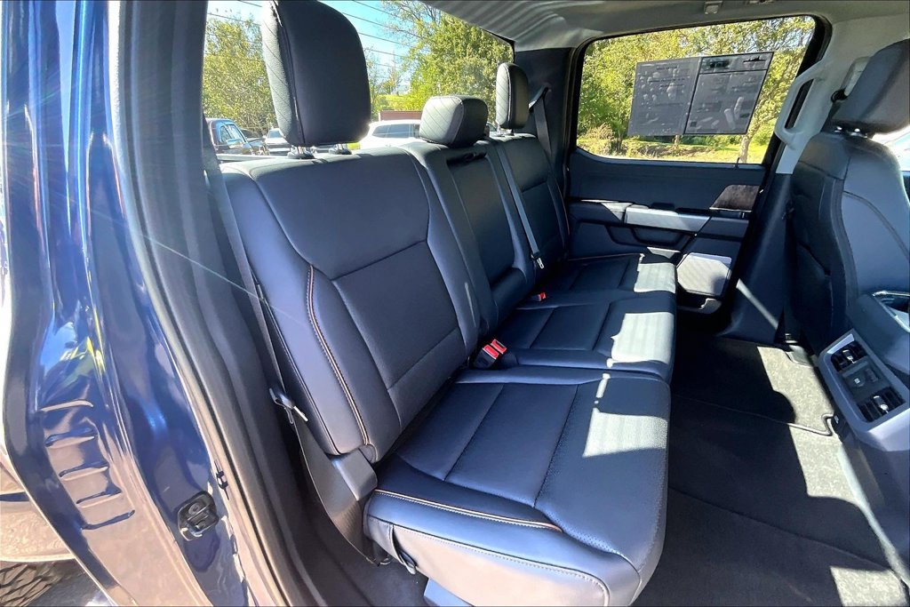 Used 2027 Ford F450 Lariat AWD/4WD image 30