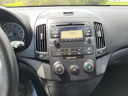 Used 2011 Hyundai Elantra GLS image 19