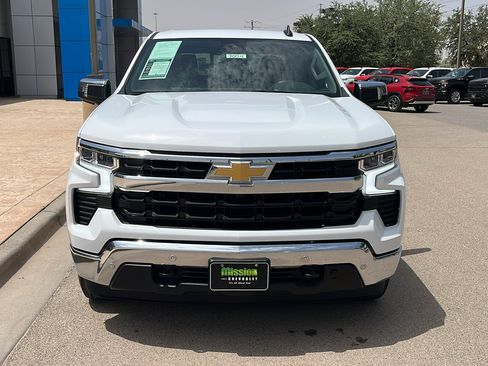 Used 2025 Chevrolet Silverado 1500 LT w/ Safety Package AWD/4WD image 2