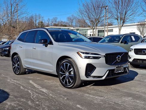 Certified 2024 Volvo XC60 B5 Ultimate image 1