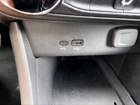 Used 2025 Buick Encore GX Preferred FWD image 16