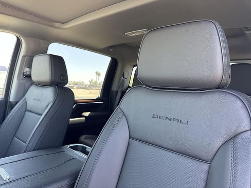 New 2026 GMC Sierra 2500 Denali w/ Denali Reserve Package AWD/4WD image 23