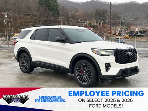 New 2026 Ford Explorer ST-Line w/ ST-Line Street Pack AWD/4WD image 1