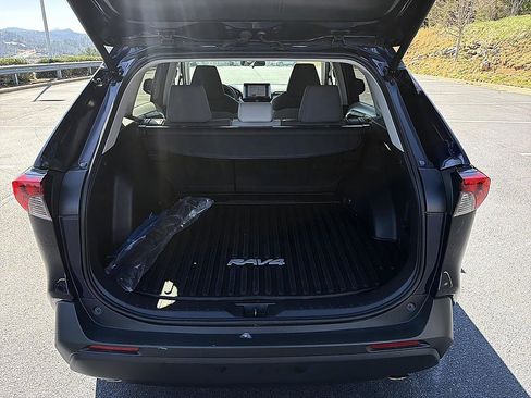 Certified 2024 Toyota RAV4 XLE w/ Convenience Package image 22