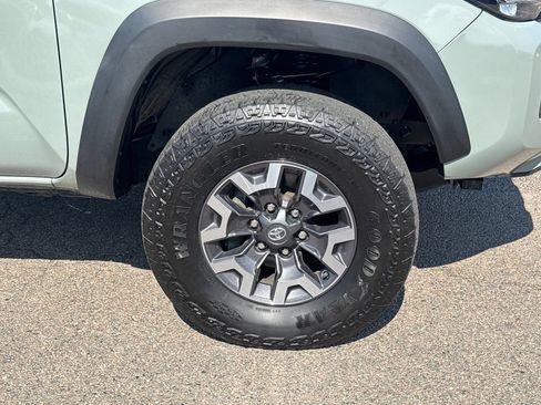 Used 2023 Toyota Tacoma TRD Off-Road w/ Technology Package AWD/4WD image 44