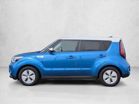 Used 2016 Kia Soul EV + image 9