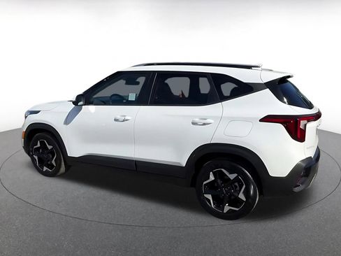 Used 2025 Kia Seltos S image 10