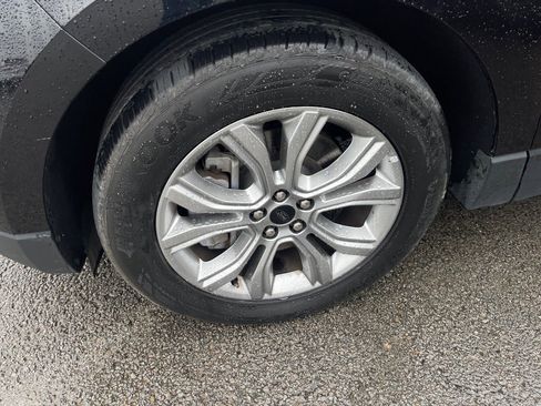 Used 2024 Ford Edge Titanium image 5