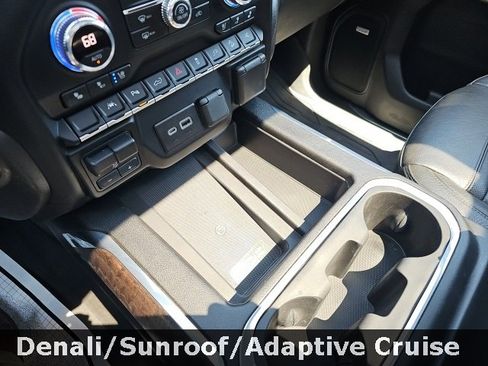 Used 2022 GMC Sierra 1500 Denali w/ Denali Premium Package image 26