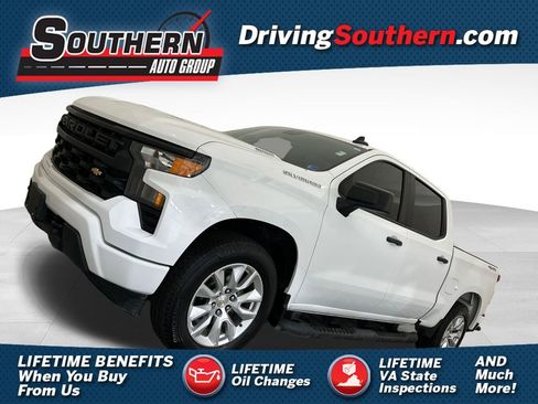 Used 2024 Chevrolet Silverado 1500 Custom AWD/4WD image 1