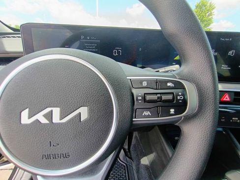 Used 2026 Kia K5 LXS FWD image 27