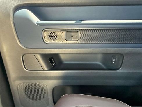 New 2025 Volkswagen ID. Buzz Pro S image 29