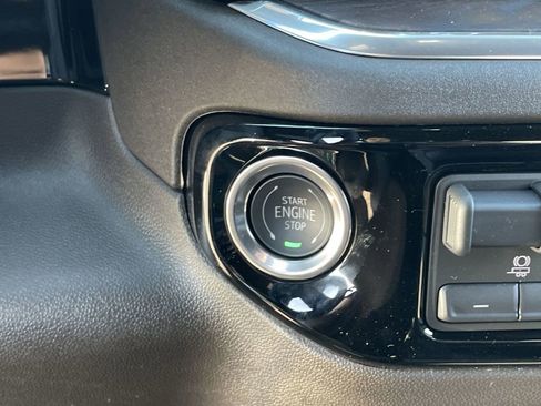 New 2026 GMC Sierra 2500 SLT AWD/4WD image 17