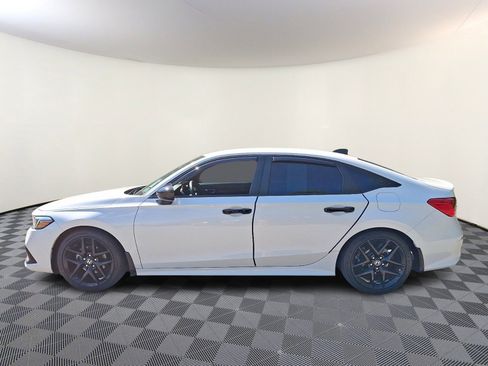 Used 2022 Honda Civic Sport image 4