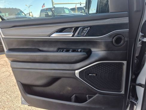 Used 2024 Jeep Wagoneer Series III image 17