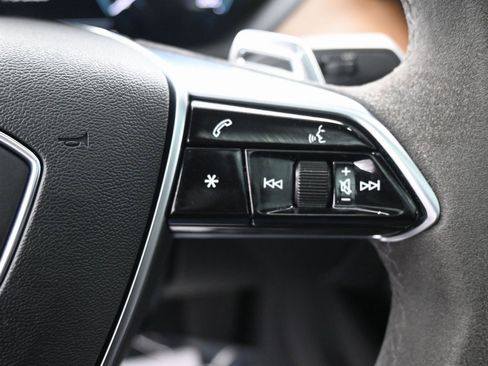 Used 2022 Audi e-tron GT Premium Plus image 19