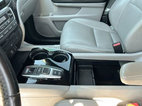 Used 2017 Honda Pilot Touring image 35