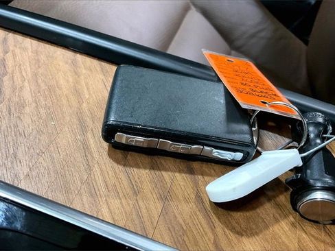 Certified 2024 Volvo XC90 B5 Plus image 12