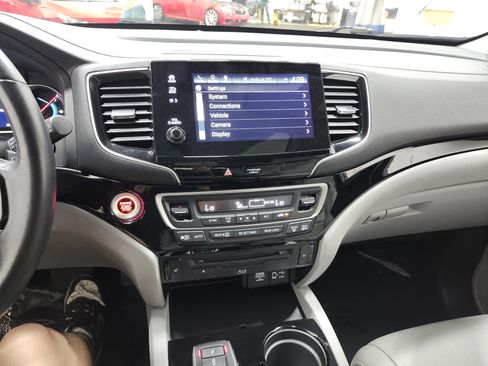 Used 2021 Honda Pilot Touring image 36
