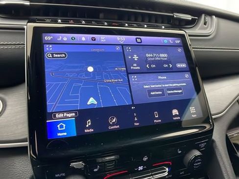 Used 2023 Jeep Grand Cherokee L Limited image 20