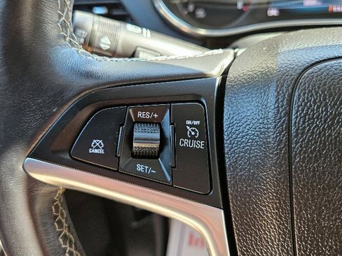 Used 2020 Buick Encore Preferred image 24