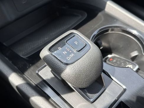 Used 2023 Nissan Rogue SV image 19