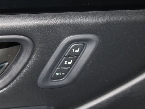 Used 2023 Honda Pilot Touring image 8