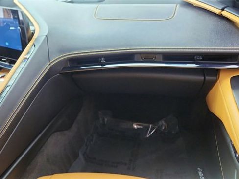 Used 2024 Chevrolet Corvette Stingray w/ Stealth Interior Trim Package image 28