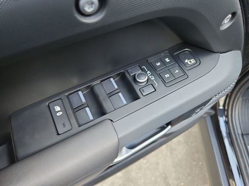 Used 2022 Land Rover Defender 110 X-Dynamic HSE image 30