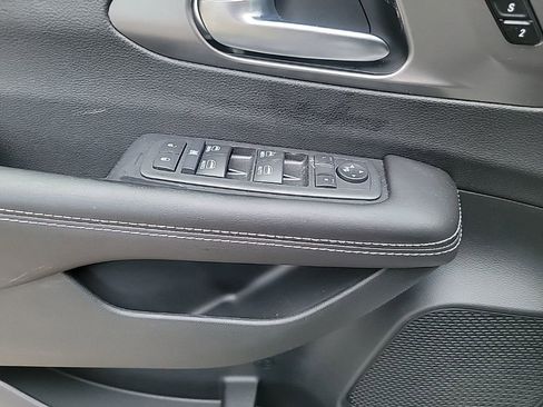 New 2026 Chrysler Pacifica Select image 10