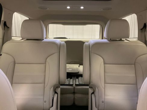 Used 2021 GMC Acadia Denali w/ Denali Technology Package image 34