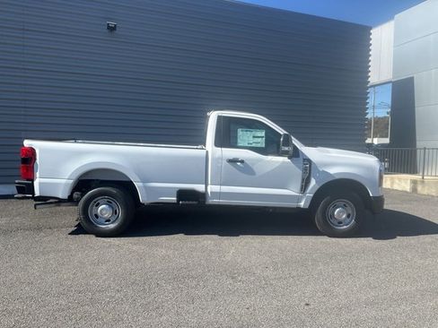 New 2026 Ford F250 XL w/ 360-Degree Camera Package image 2