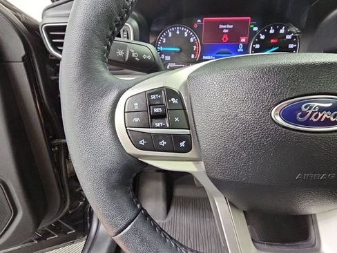 Used 2022 Ford Explorer XLT w/ Equipment Group 202A AWD/4WD image 27