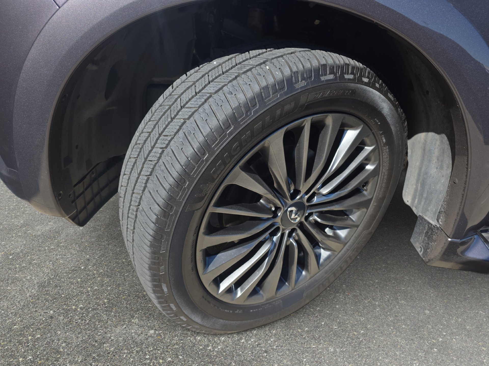 Certified 2023 INFINITI QX80 Sensory w/ All-Season Package AWD/4WD image 31