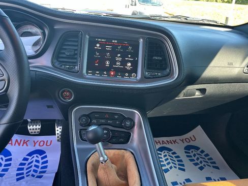 Used 2020 Dodge Challenger R/T Scat Pack w/ Shaker Package image 37