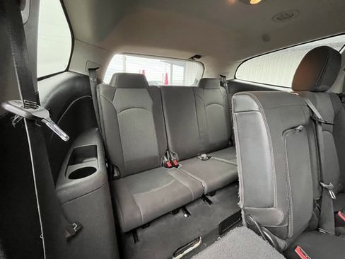 Used 2017 Chevrolet Traverse LT w/ Style and Technology Package image 31